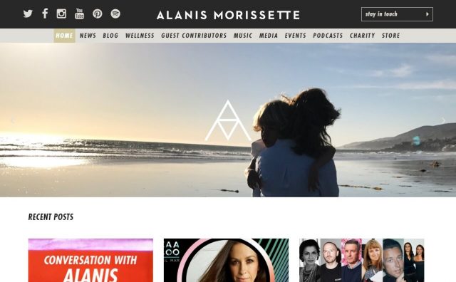 Alanis Morissette – Official WebsiteのWEBデザイン