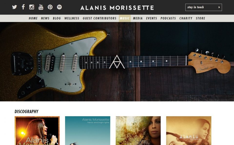 Alanis Morissette – Official WebsiteのWEBデザイン