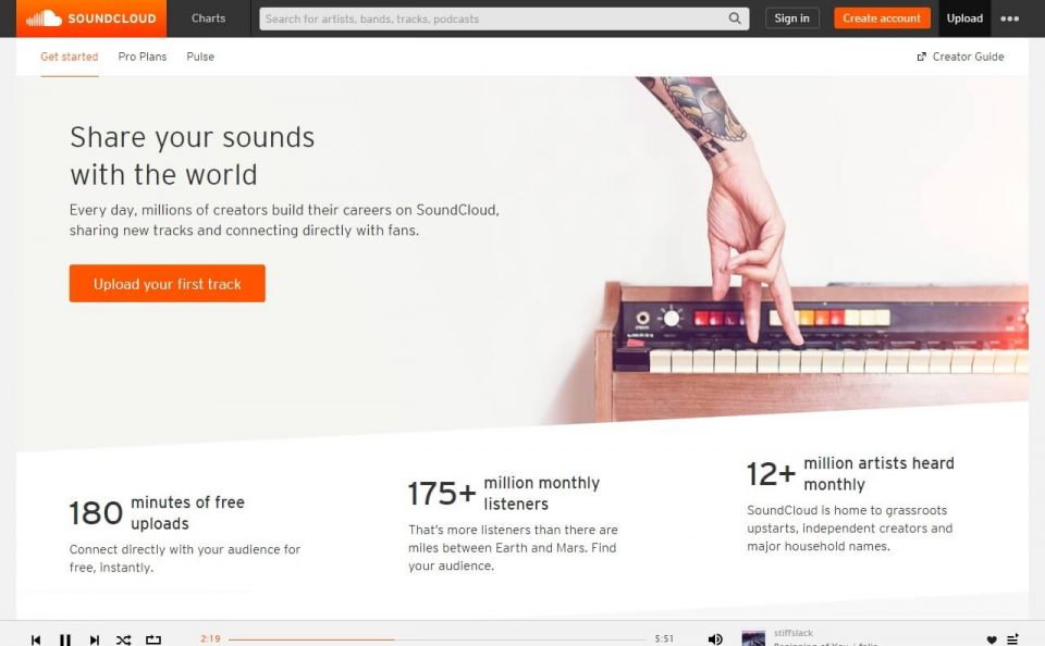 SoundCloud – Listen to free music and podcasts on SoundCloudのWEBデザイン